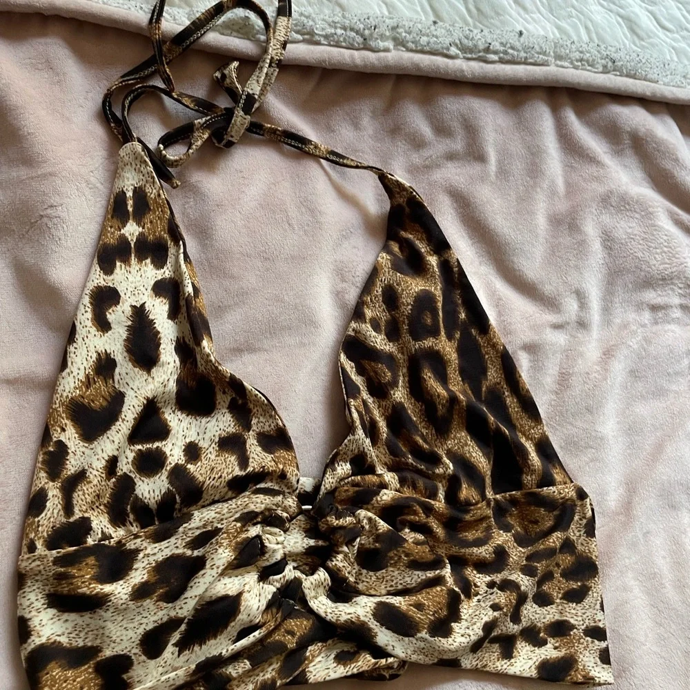 Cheetah print top - Picture 2 of 3